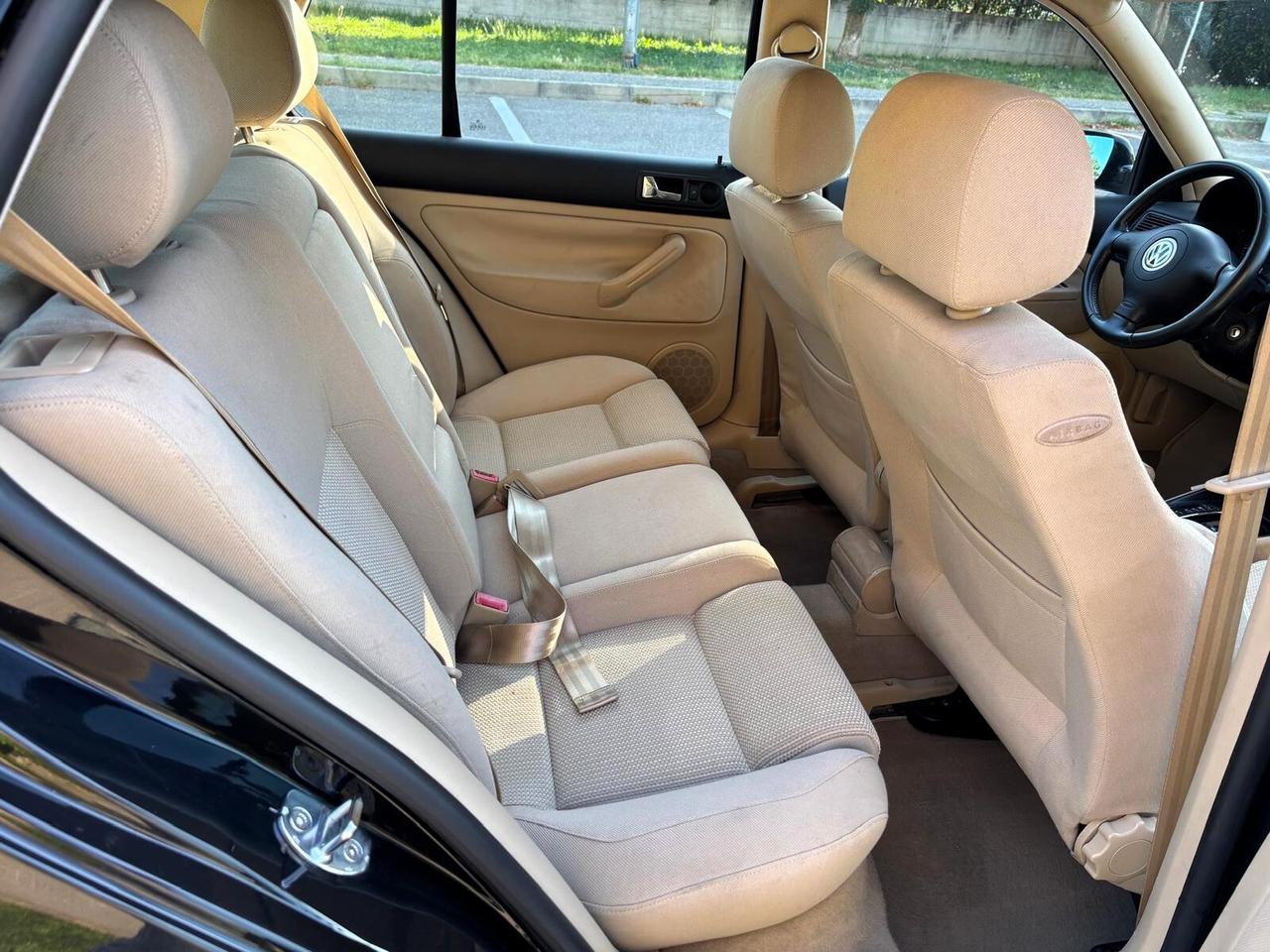 Volkswagen Golf 1.6 16v Aut. Highline ASI