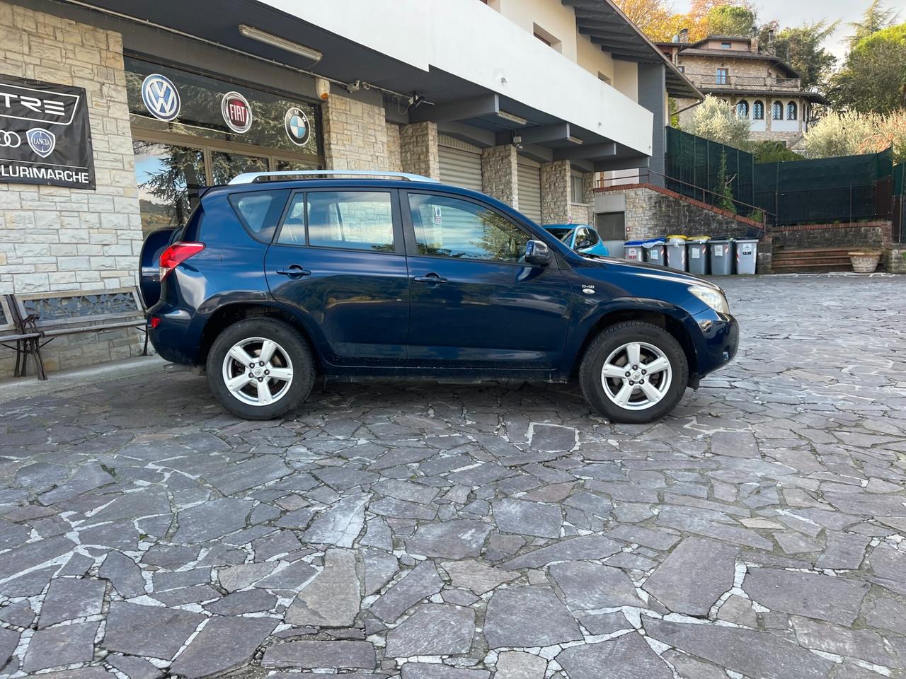 Toyota RAV 4 2.2 D-4D 136 CV Luxury NEO PATENTATI