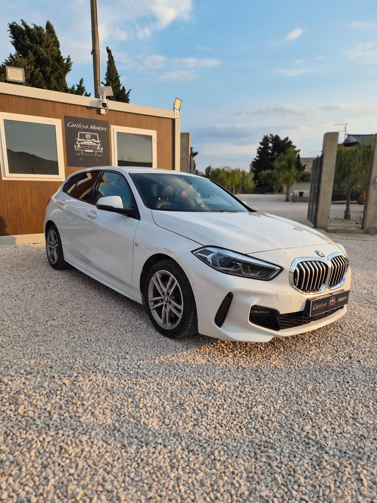 Bmw 118 118d 5p. Msport