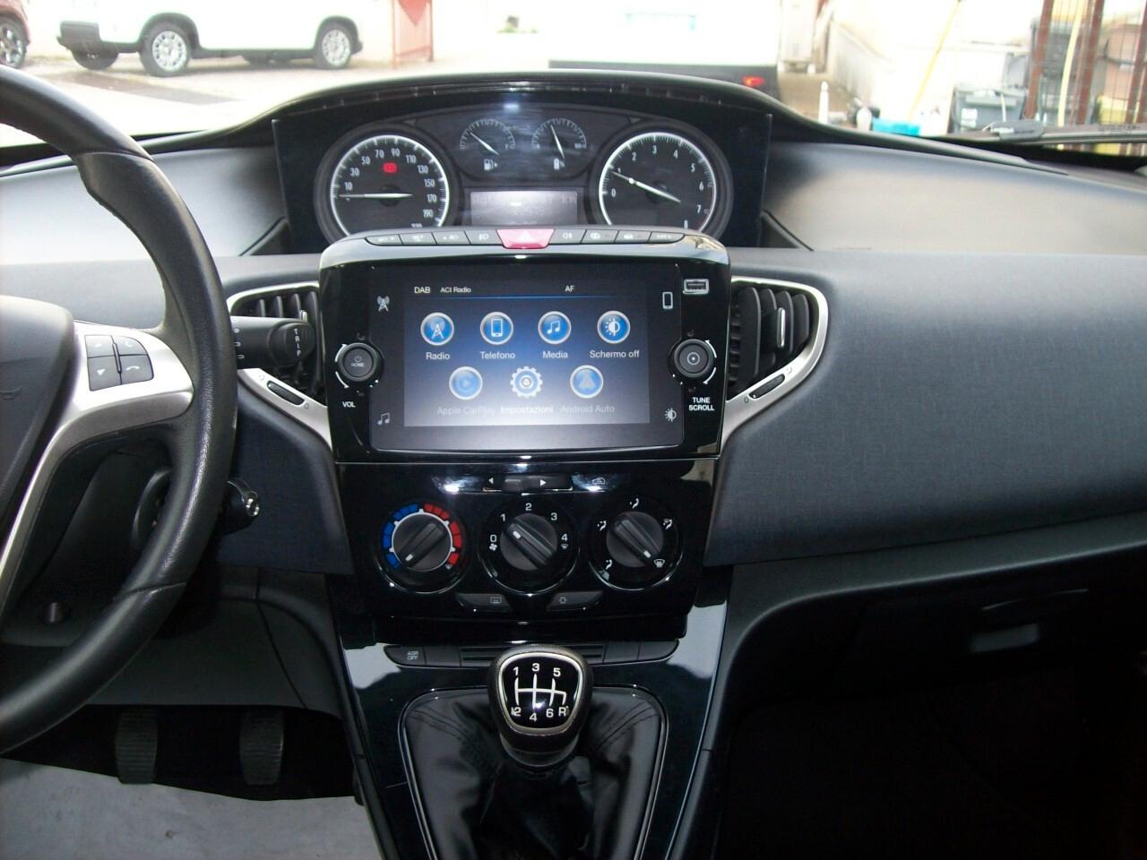 Lancia Ypsilon 1.0 FireFly 5 porte S&S Hybrid Ecochic Gold