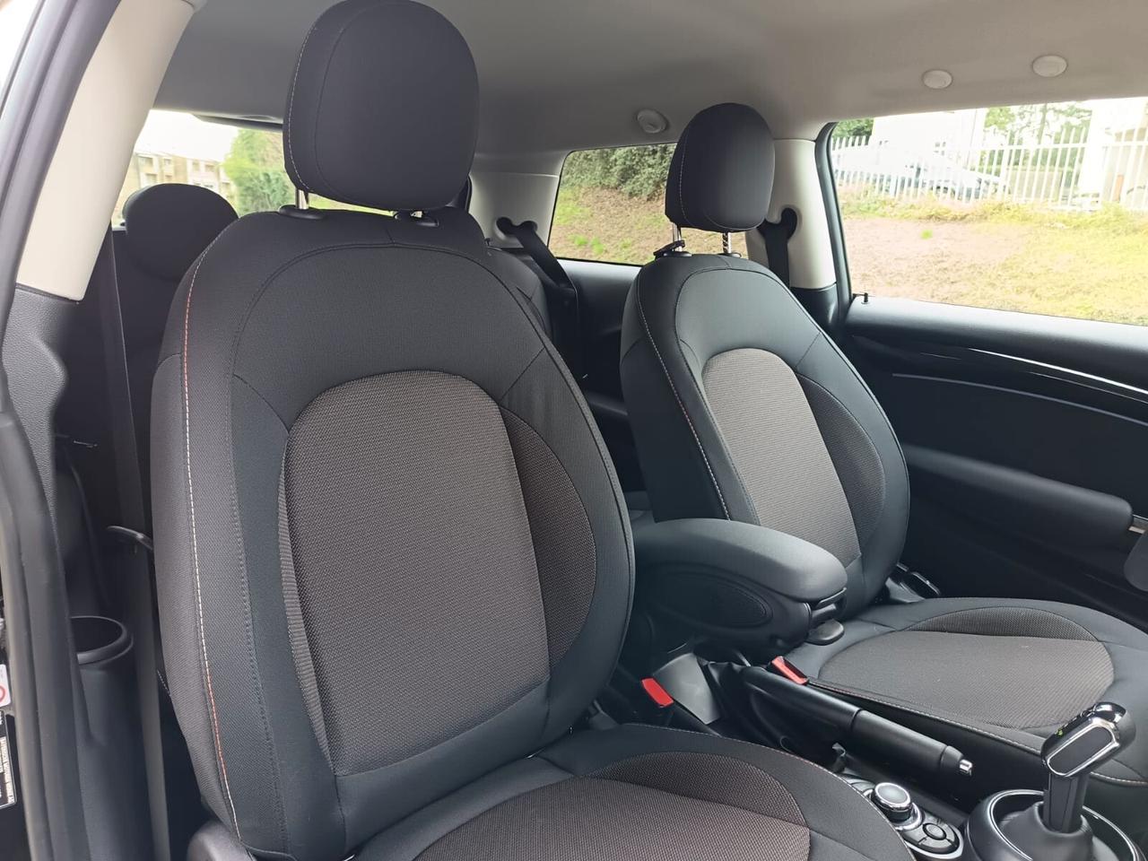 Mini 1.5 COOPER *6.400 KM*, NAVI, LED, UNICOPROPRIETARIO