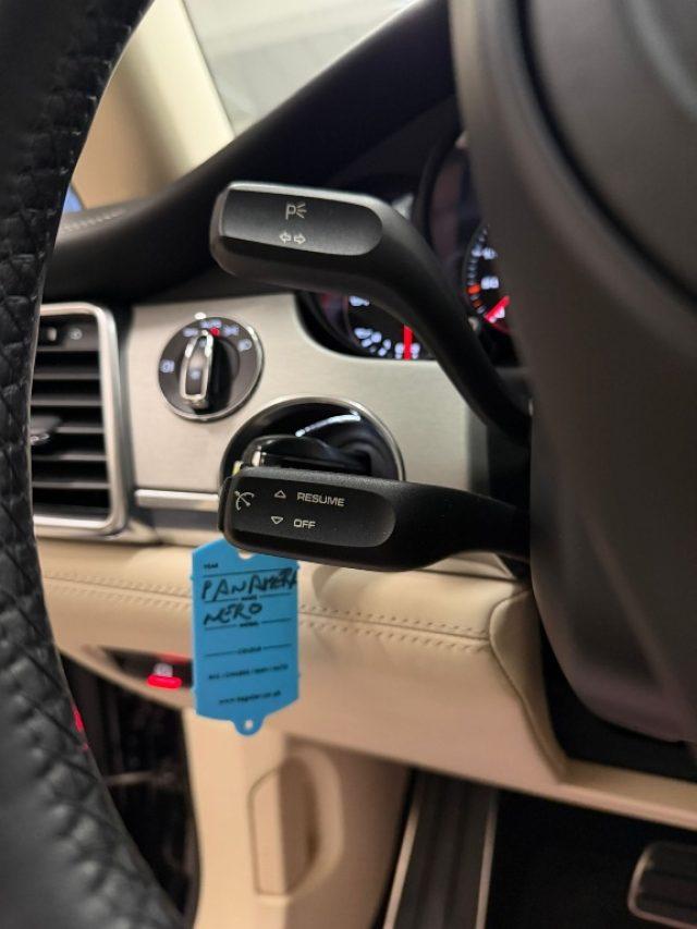 PORSCHE Panamera 3.0 Diesel // SERVICE PORSCHE//