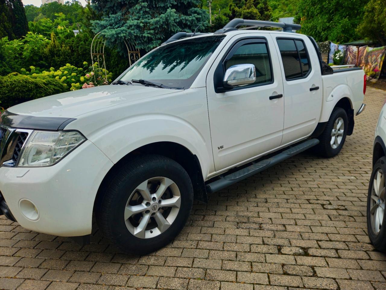 Nissan Navara 3.0 dCi 4 porte Double Cab LE V6