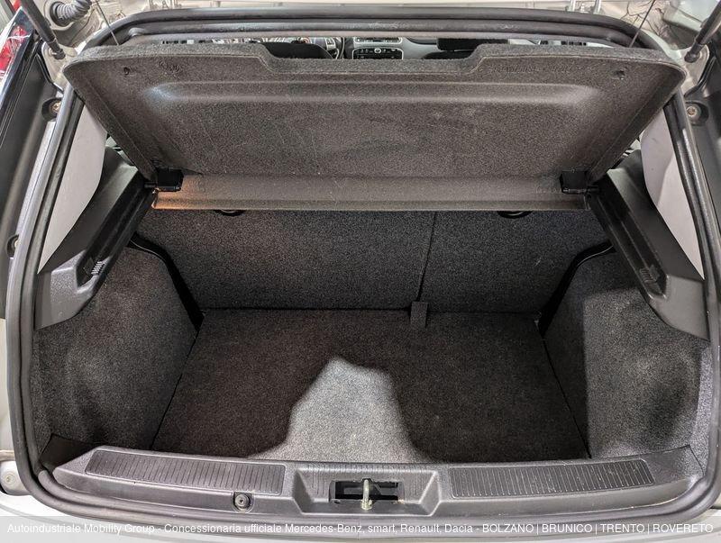 FIAT Punto 1.3 MJT 75 CV 5 PORTE LOUNGE ''NEOPATENTATI'' - DRIVE+ OUTLET