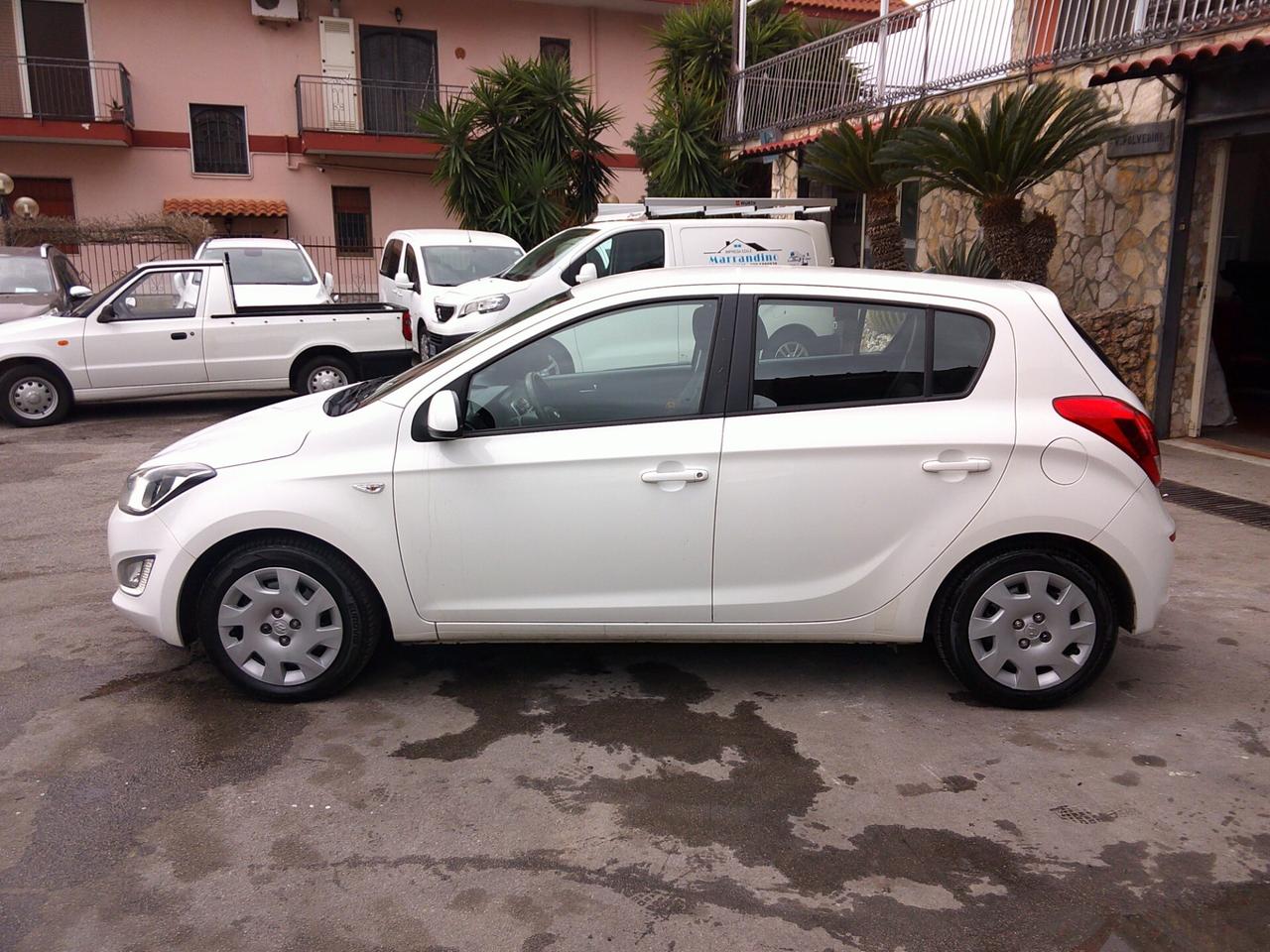 Hyundai i20 1.2 BENZ/GPL 5p. Econext Classic 13