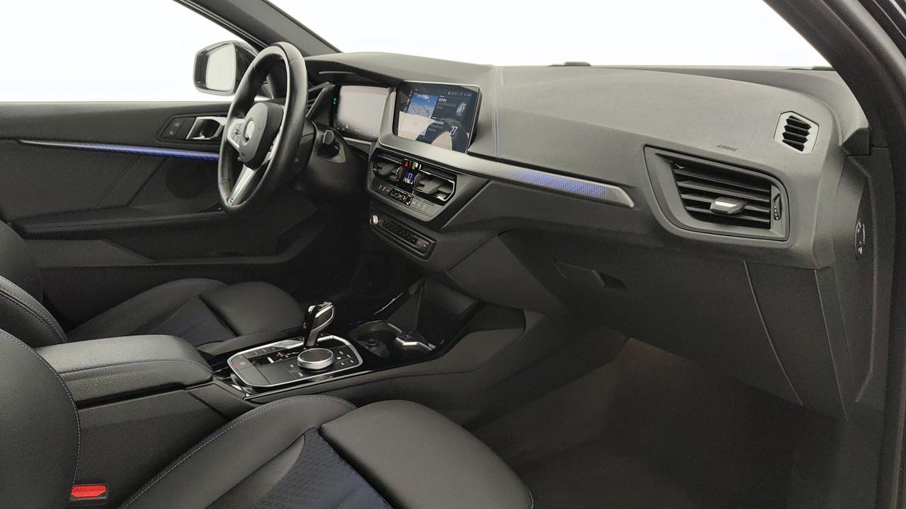 BMW Serie 1 F40 - 118d Msport auto