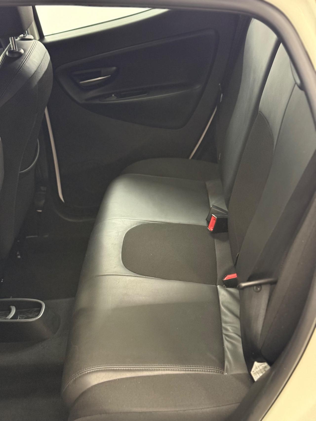 Lancia Ypsilon 1.2 69 CV 5 porte GPL Ecochic Platinum