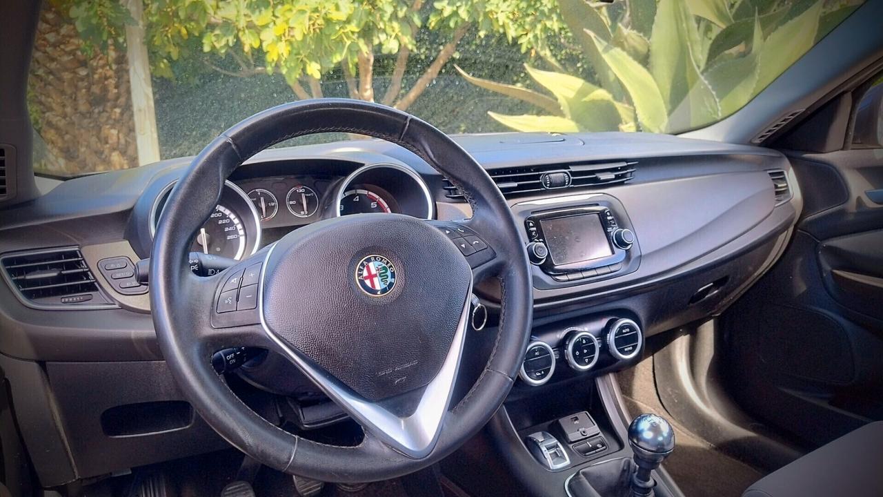 Alfa Romeo Giulietta 1.6 JTDm-2 105 CV Distinctive