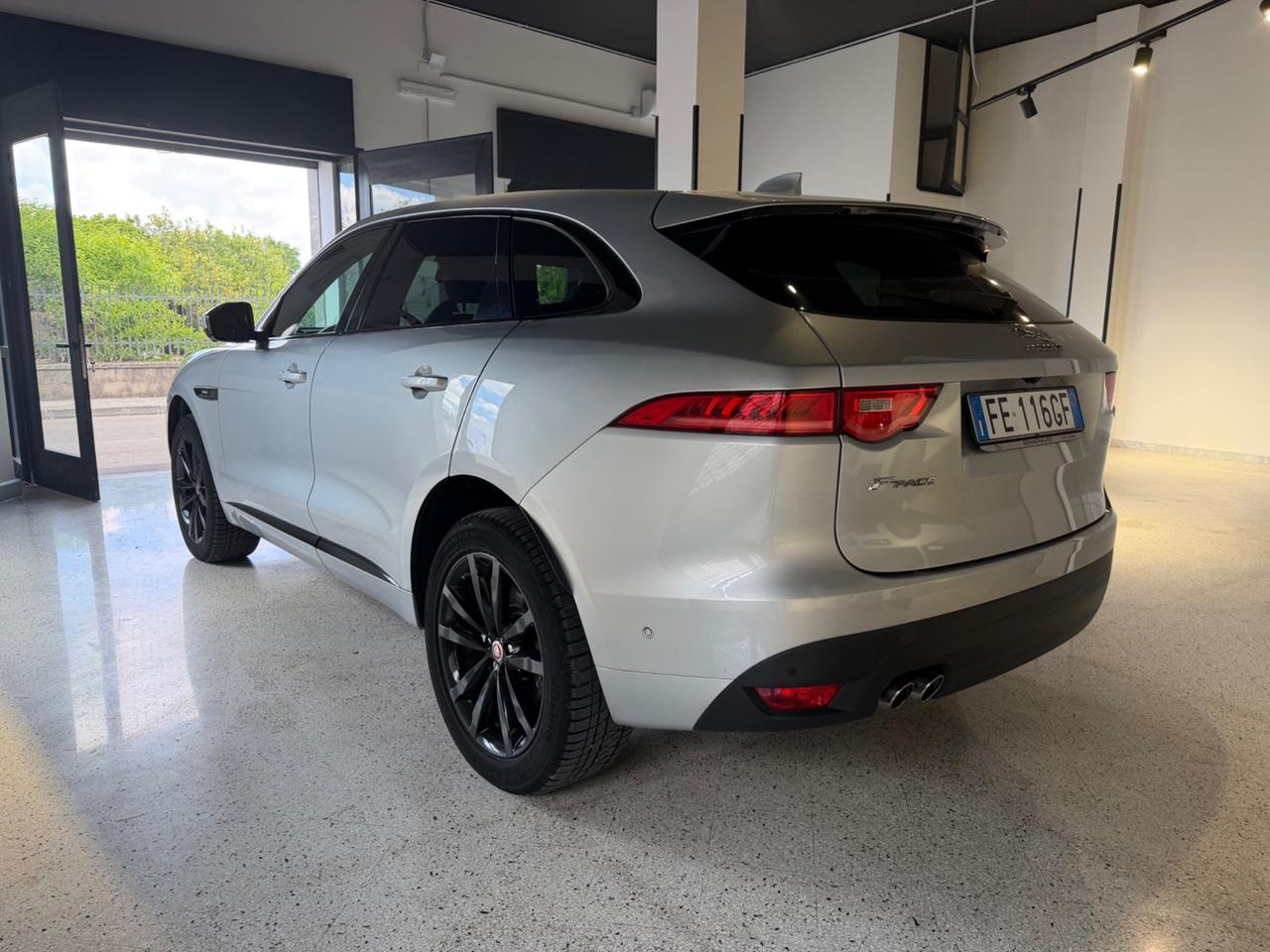Jaguar F-Pace 2.0 R-Sport MOTORE 0Km fatturato