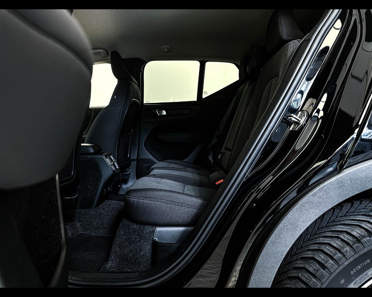 VOLVO - XC40 T3 Momentum Pro