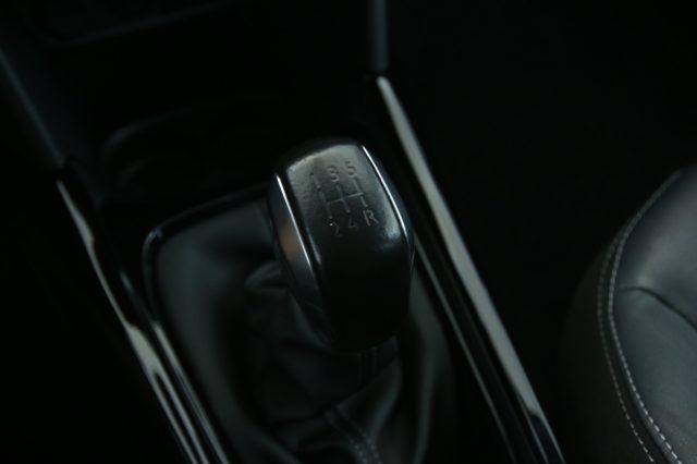 PEUGEOT 2008 BlueHDi 100 Allure Retrocamera