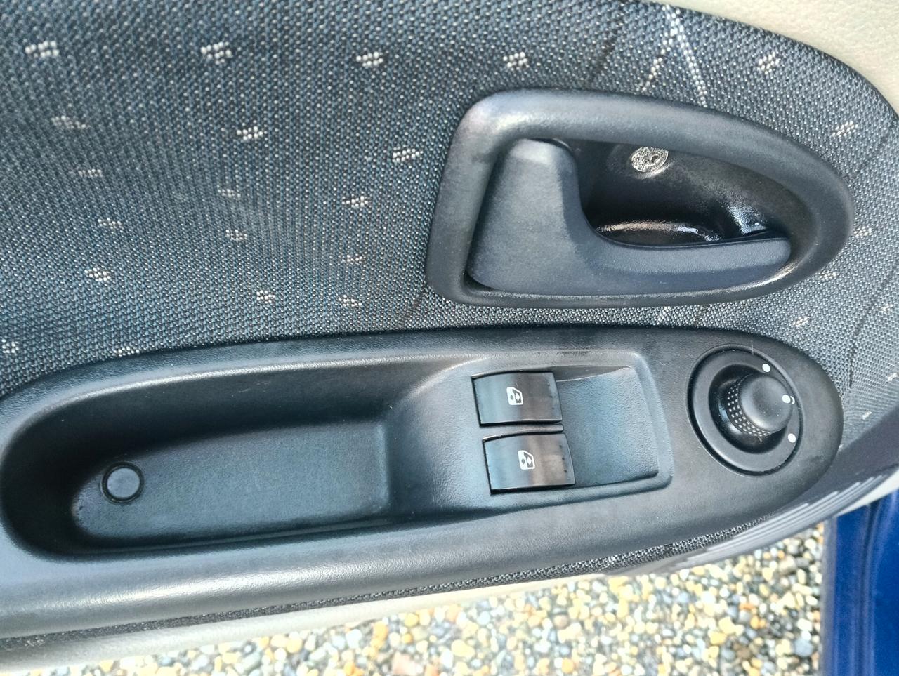 Renault Clio 1.2 cat 3 porte Access Authentique