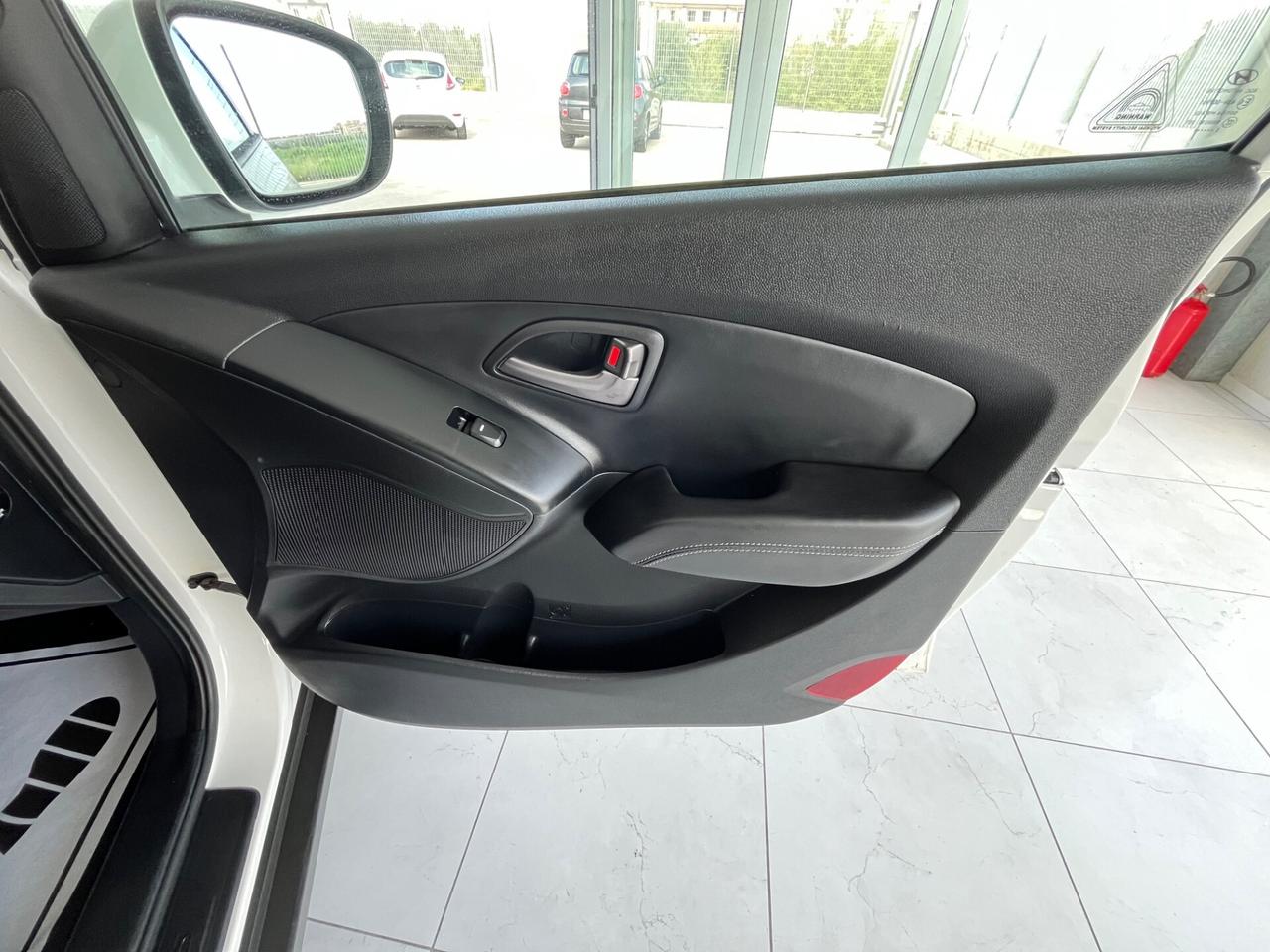 HYUNDAI IX35 1.7 CRDi 2WD LED + PELLE