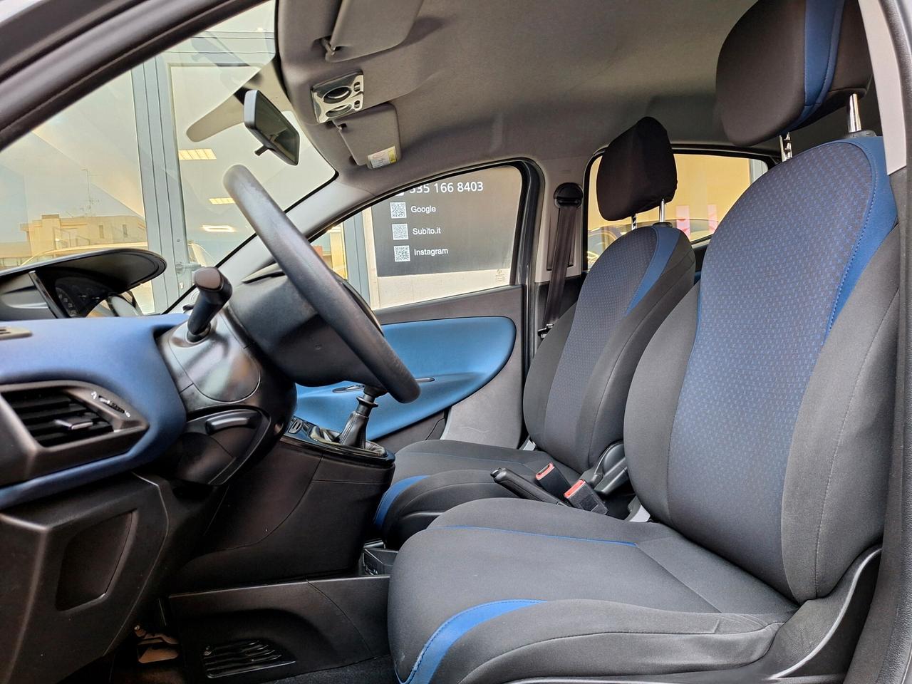 Lancia Ypsilon 1.2 69 CV 5 porte Platinum