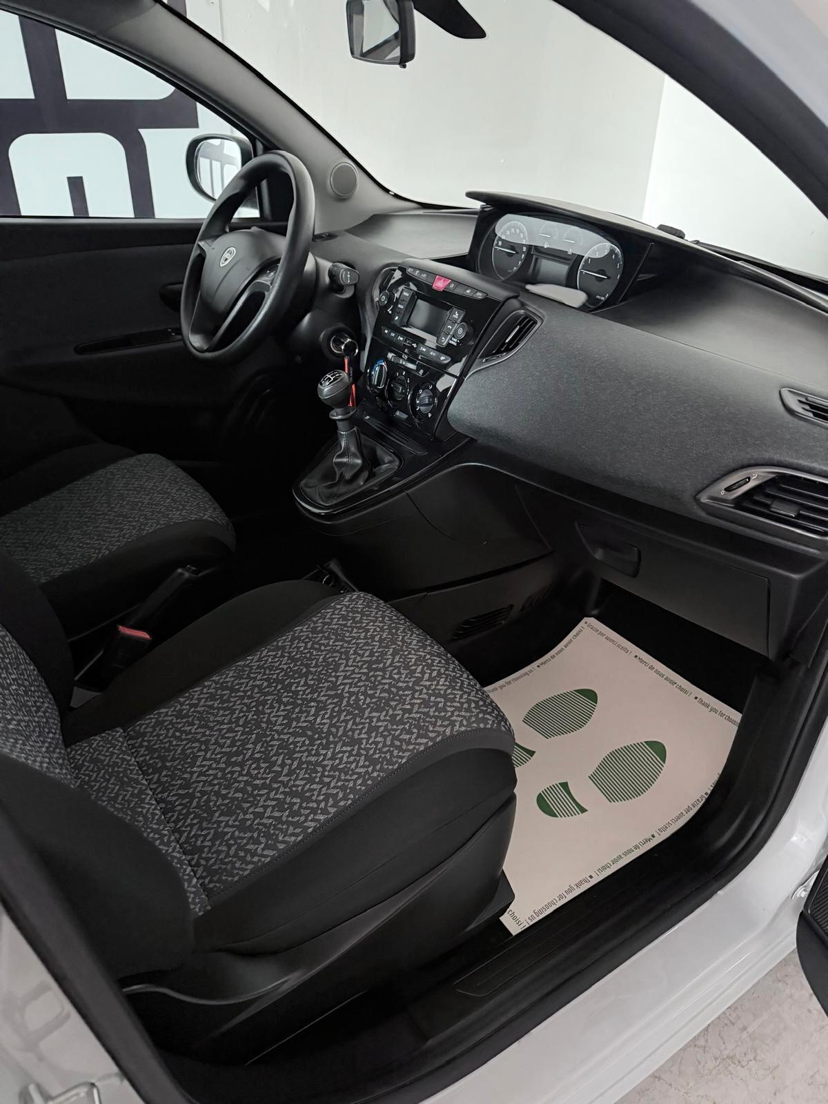 Lancia Ypsilon 1.2 69 CV Elefantino Blu