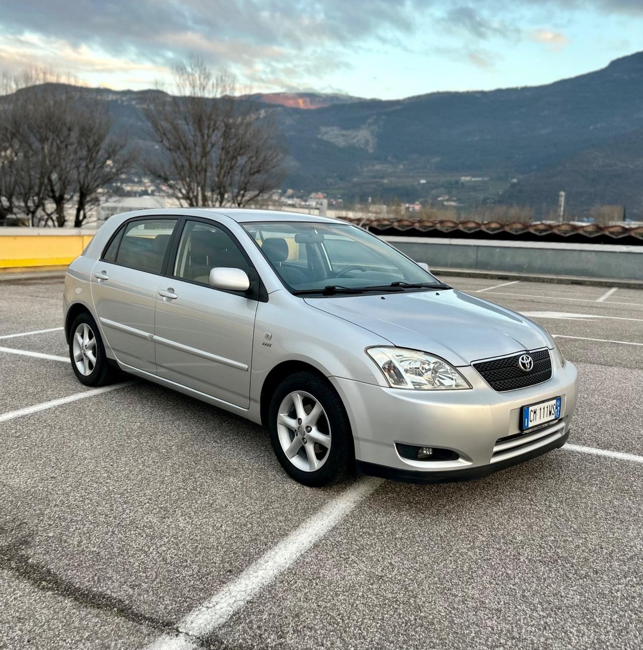 Toyota Corolla 1.6 Benzina 5 porte Neopatentati