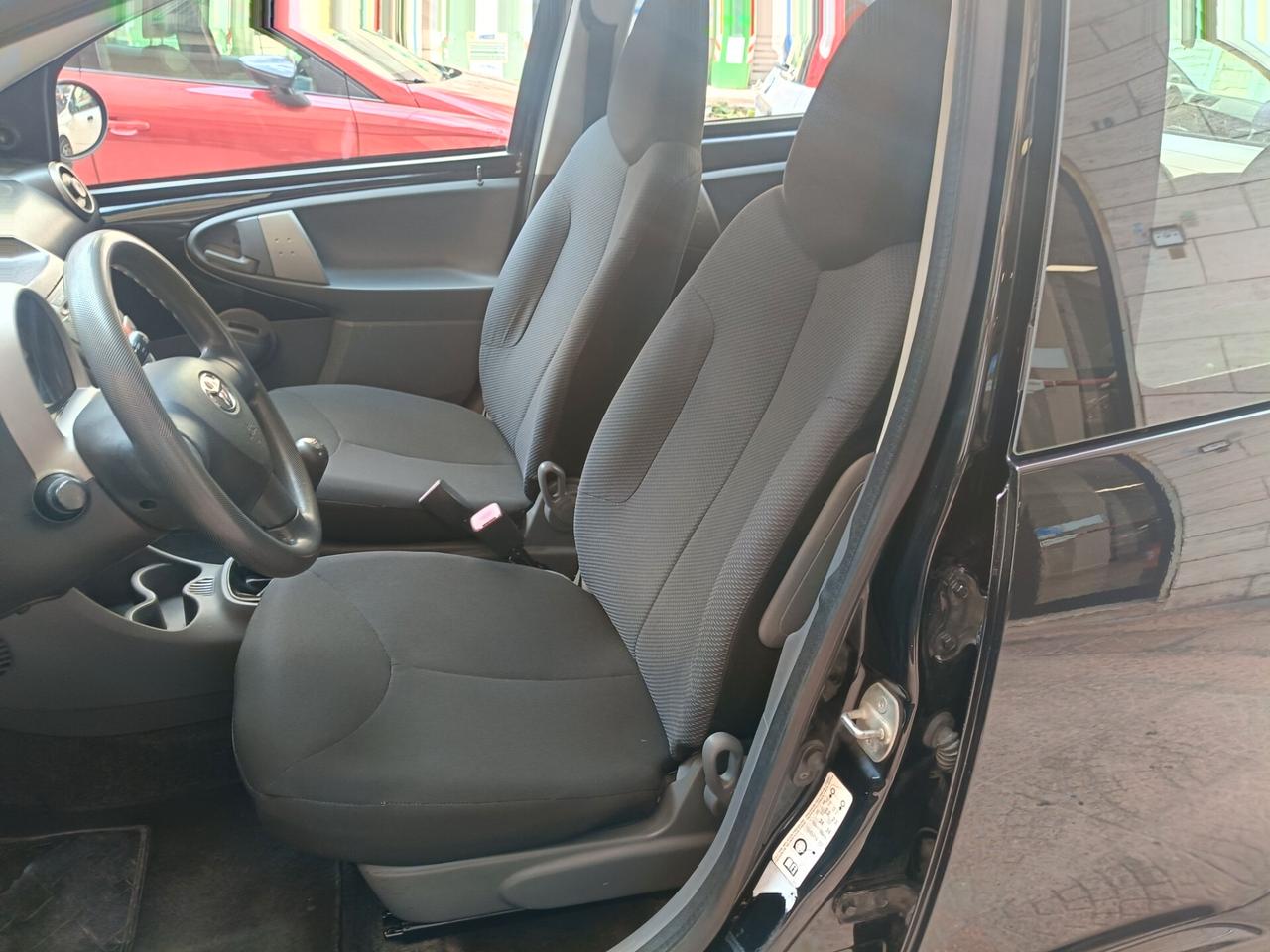 TOYOTA AYGO 1.0 5PORTE-NEOPATENTATI-Euro3890