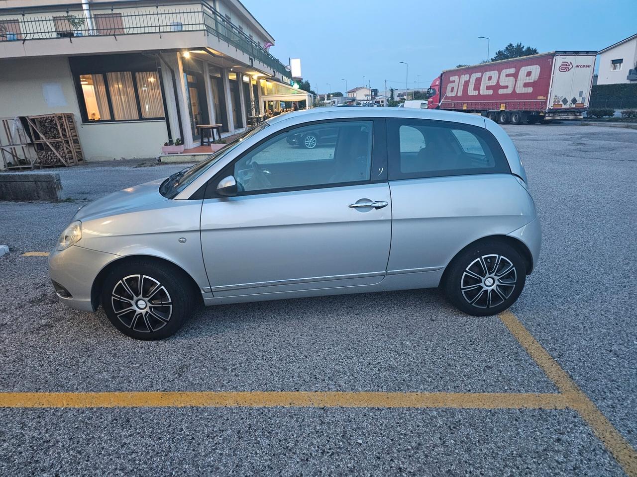 Lancia Ypsilon 1.2 Argento