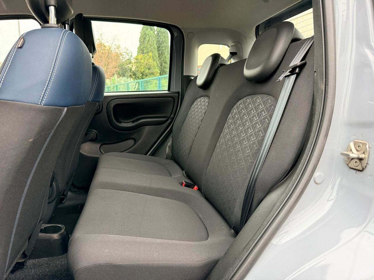 Fiat Panda CROSS HYBRID UNIPRO 30.000KM