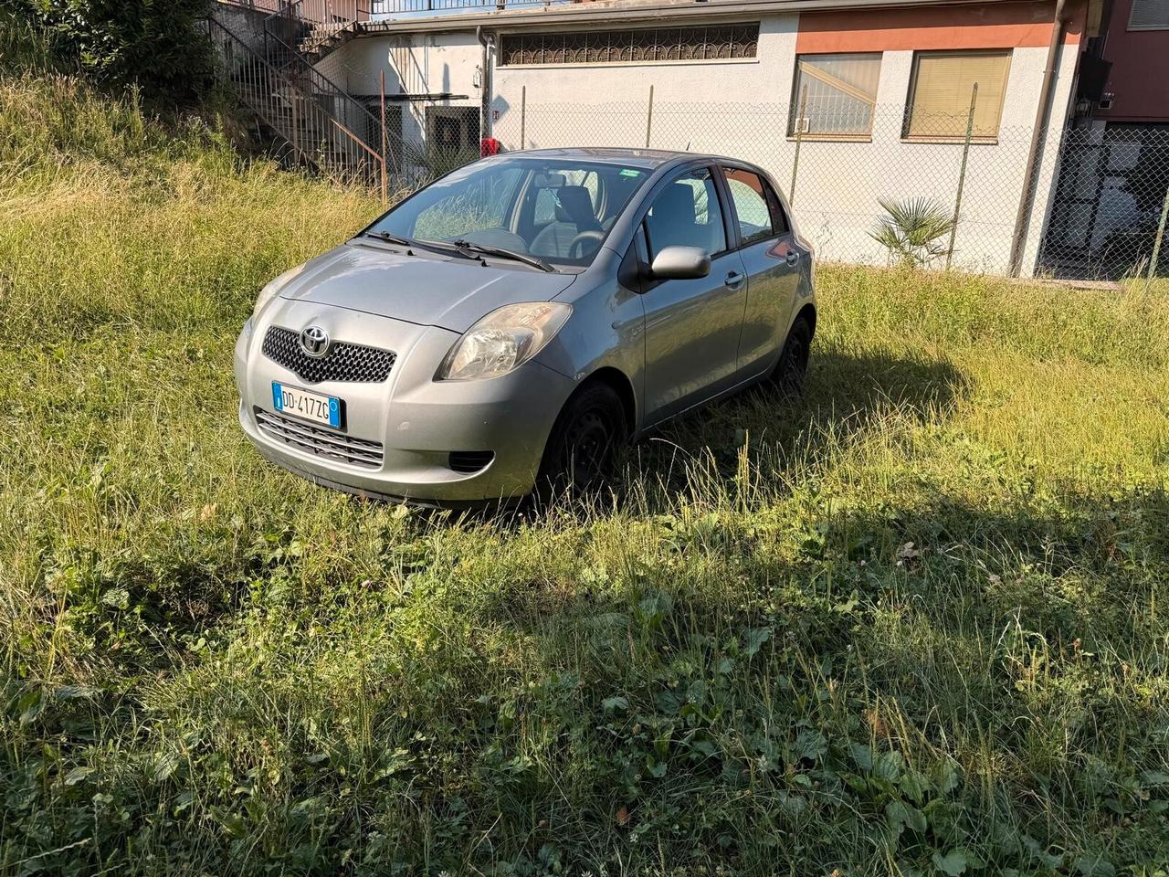 Toyota Yaris 1.0 5 porte