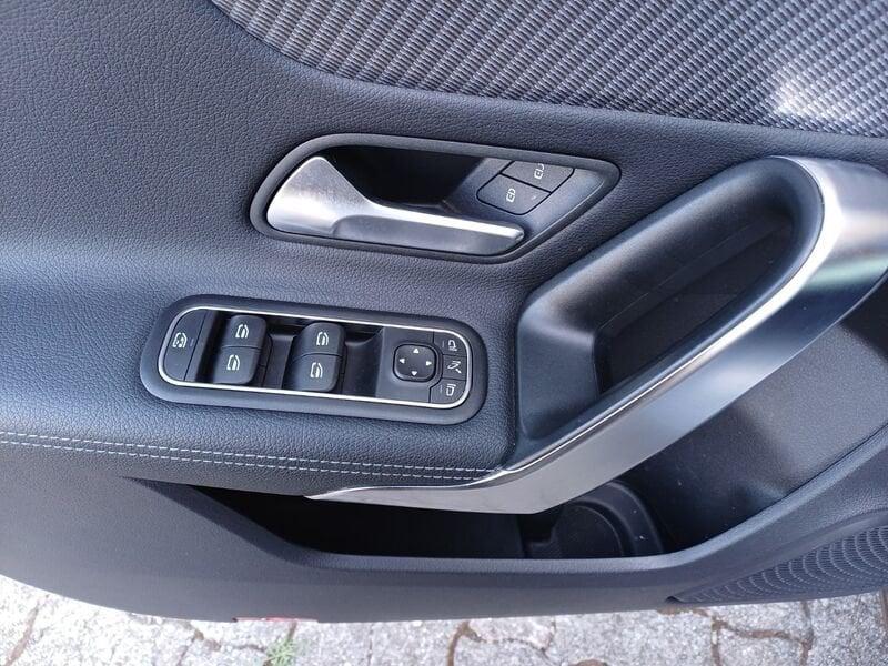 Mercedes-Benz Classe A A 180 d Progressive Advanced