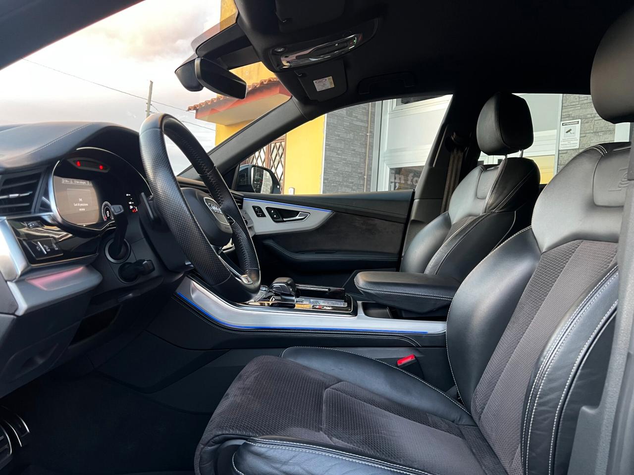 Audi Q8 50 TDI 286 CV Quattro-2XS LINE-TOTAL BLACK