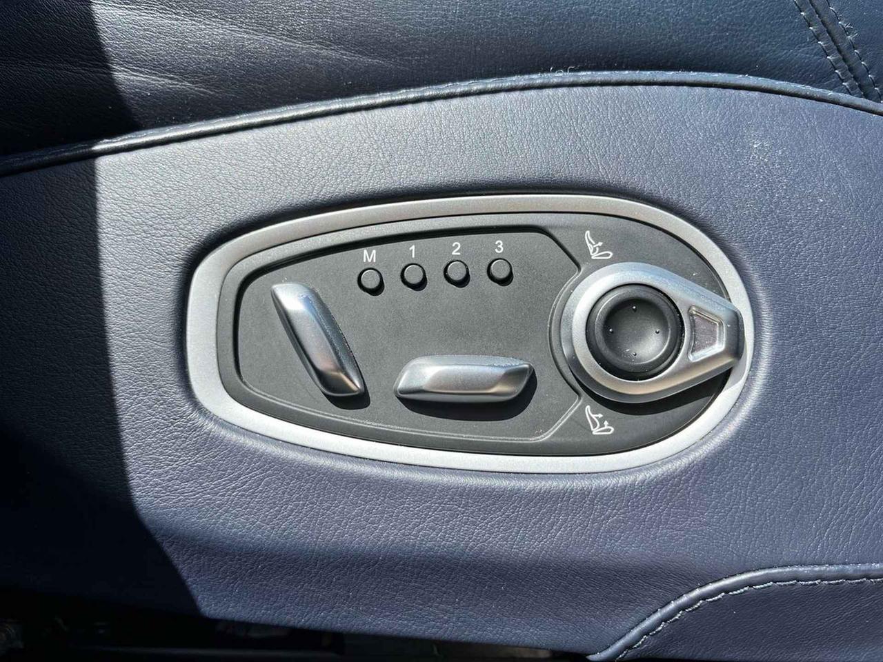 ASTON MARTIN DBX 4.0 auto