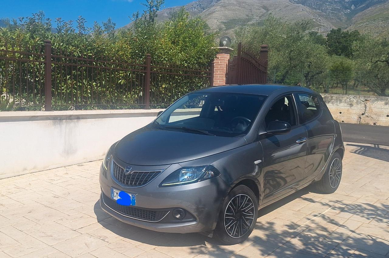 Lancia Ypsilon 1.0 FireFly 5 porte S&S Hybrid Silver Plus