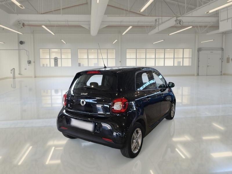 SMART FORFOUR EQ 41 KW PURE 5 PORTE BERLINA