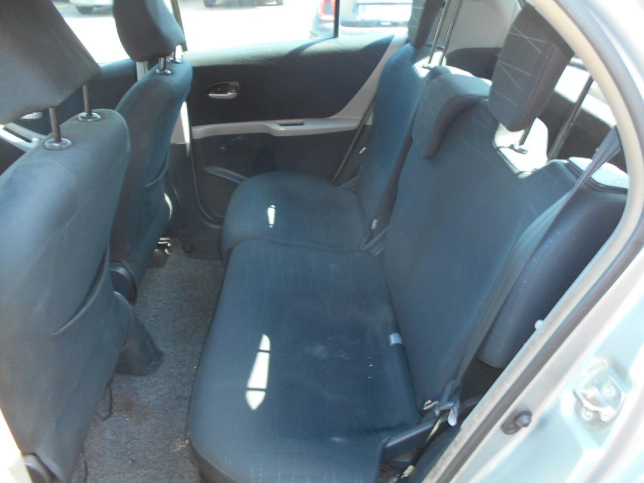 Toyota Yaris 1.3 5 porte 5 posti