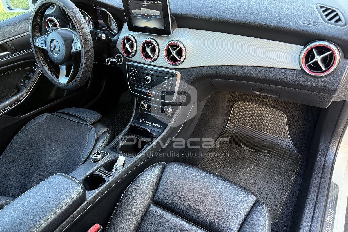 MERCEDES GLA 200 Sport