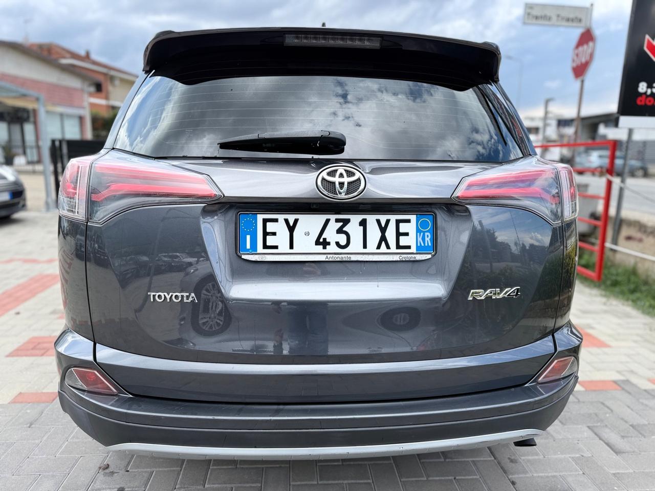 Toyota RAV 4 RAV4 2.0 D-4D 2WD Style