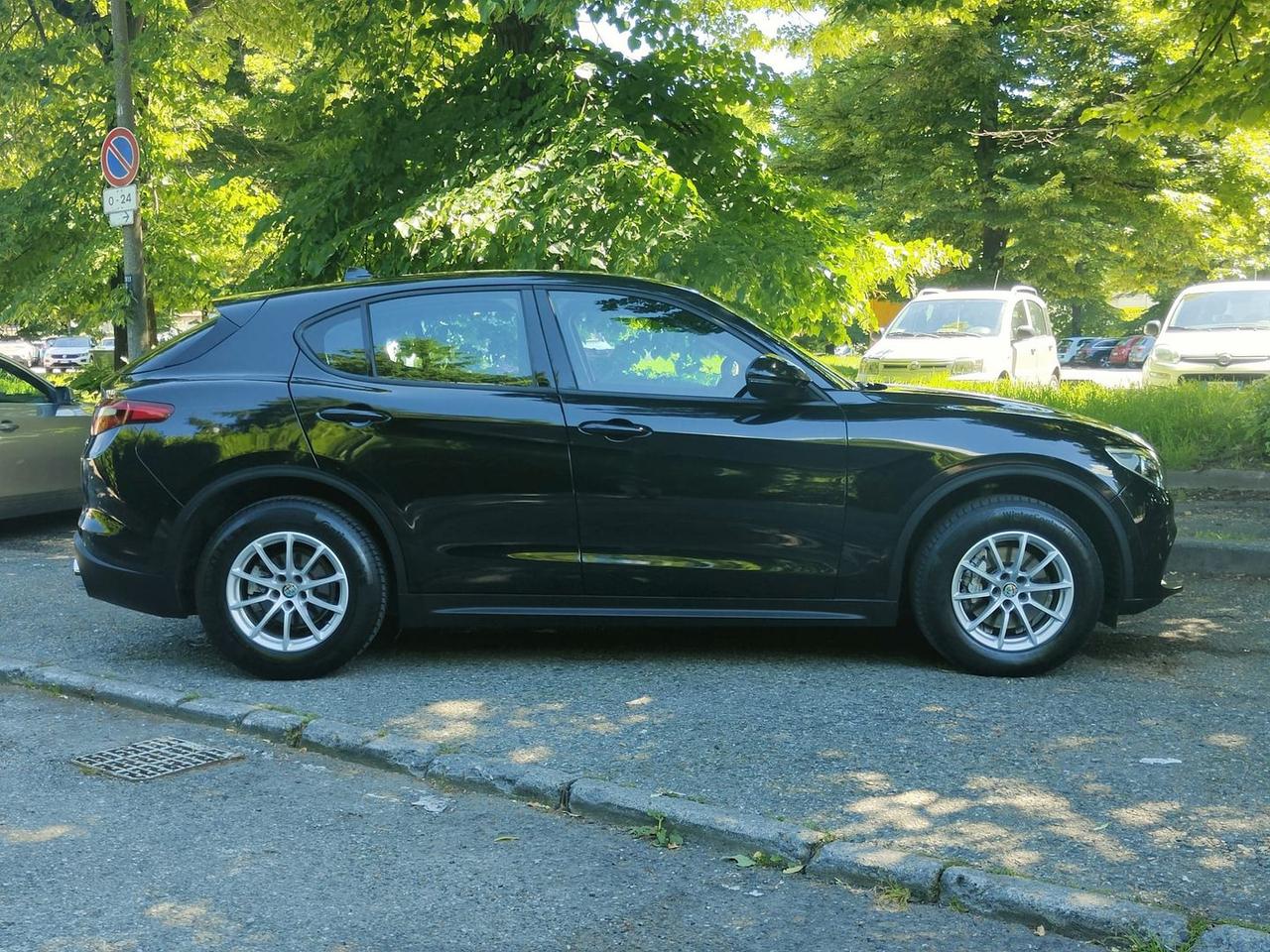 Alfa Romeo Stelvio 2.2 TD Business Q4 190 #10819
