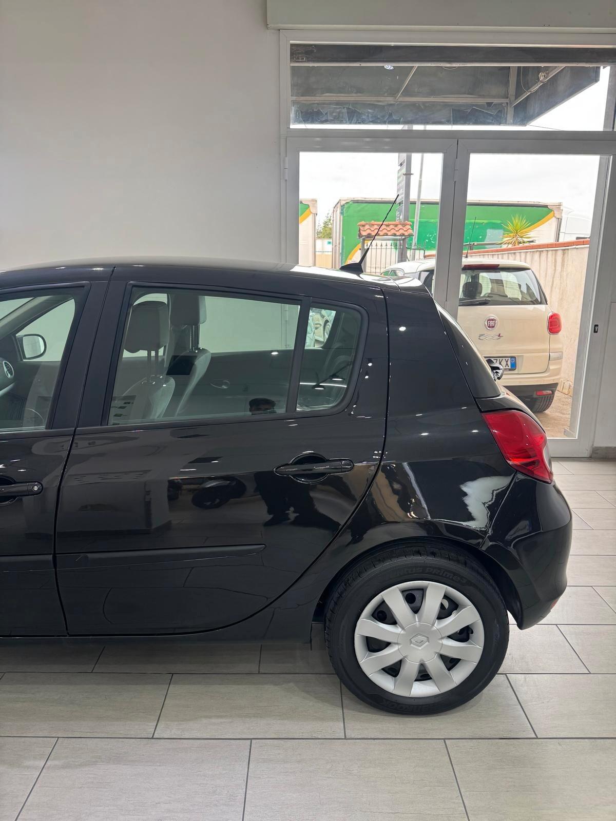 Renault Clio 1.2 16V 5 porte Luxe