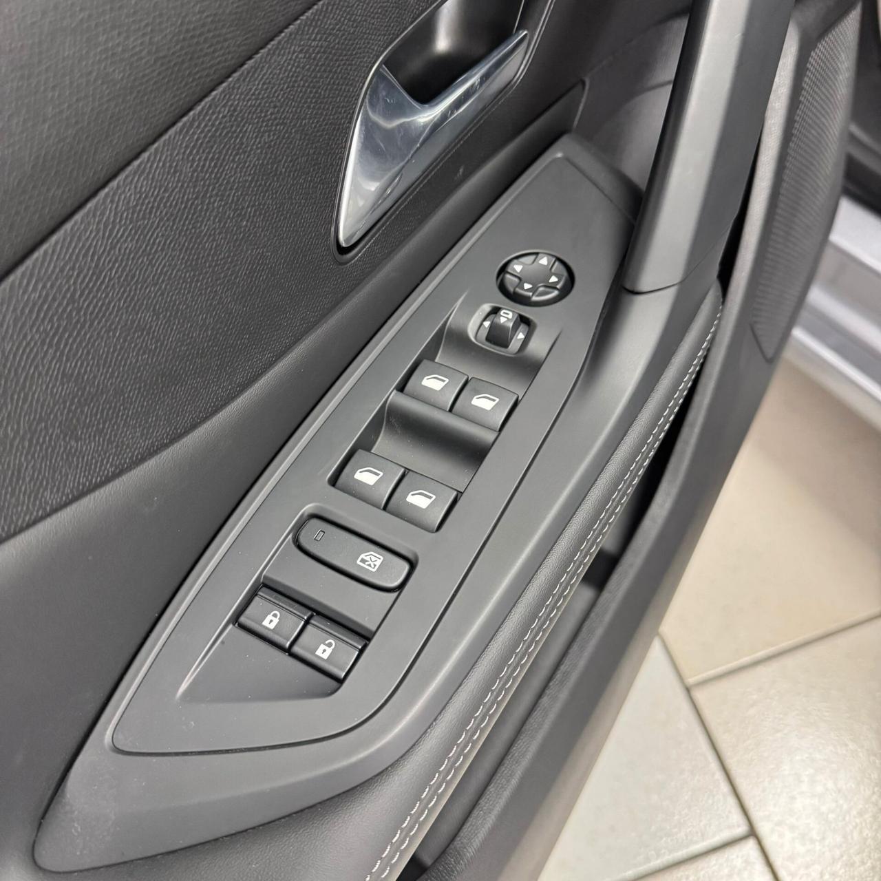 Peugeot 308 BlueHDi 130 S&S EAT8 Allure