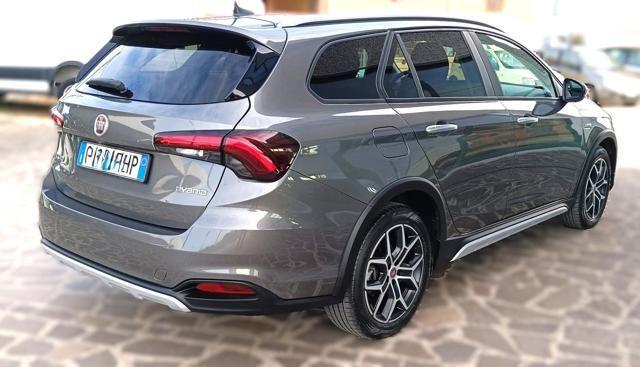 FIAT Tipo 1.5 Hybrid DCT SW Cross