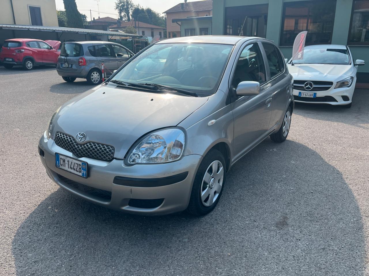 Toyota Yaris 1.0i 16V cat 5 porte