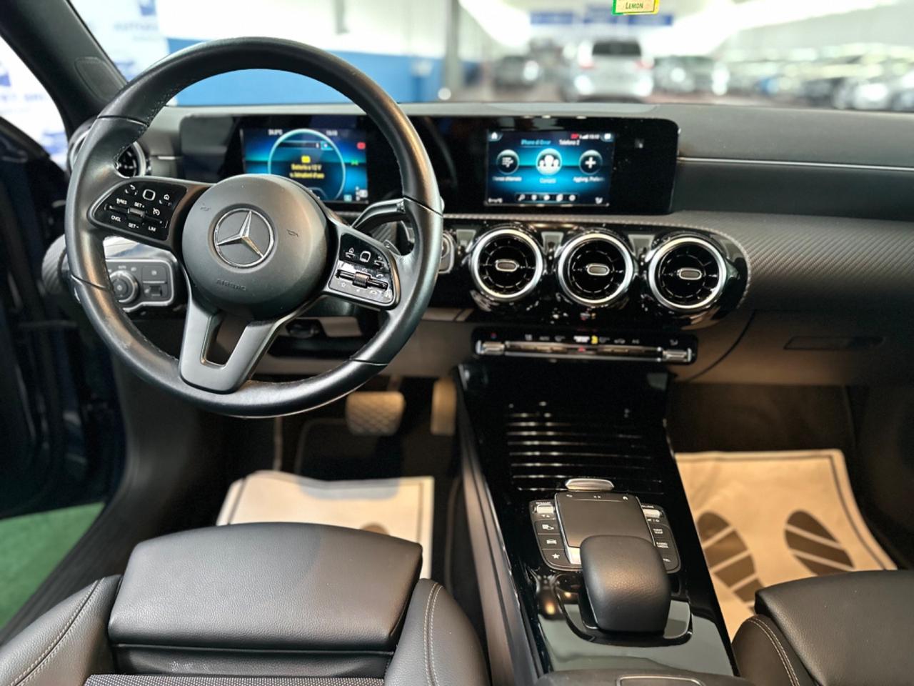 Splendida Mercedes-benz A 180/Automatic Premium2020