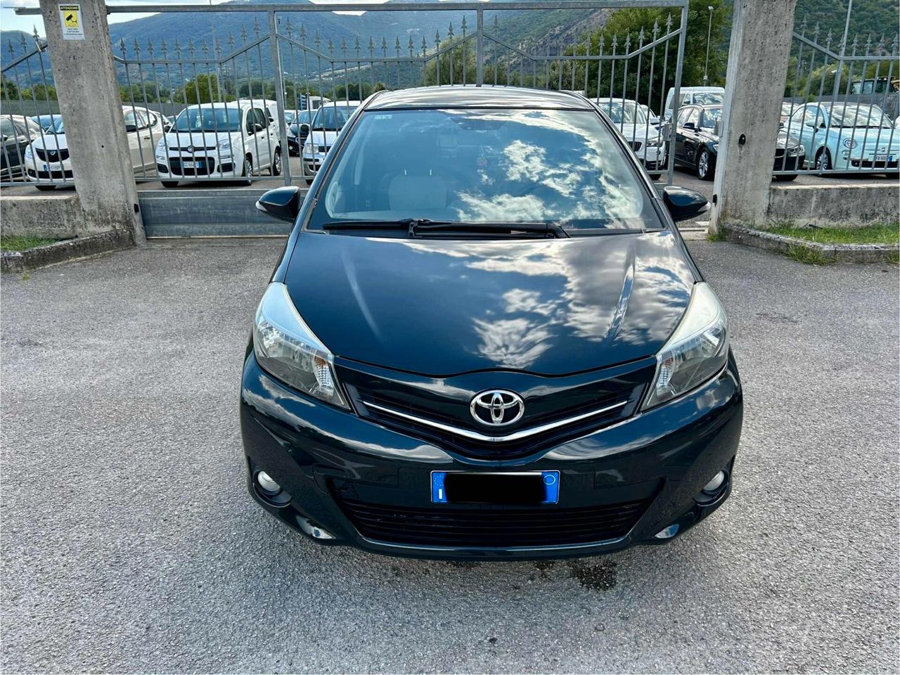 Toyota Yaris 1.4 D-4D 5 porte Lounge TETTO PANORAMICO FULL