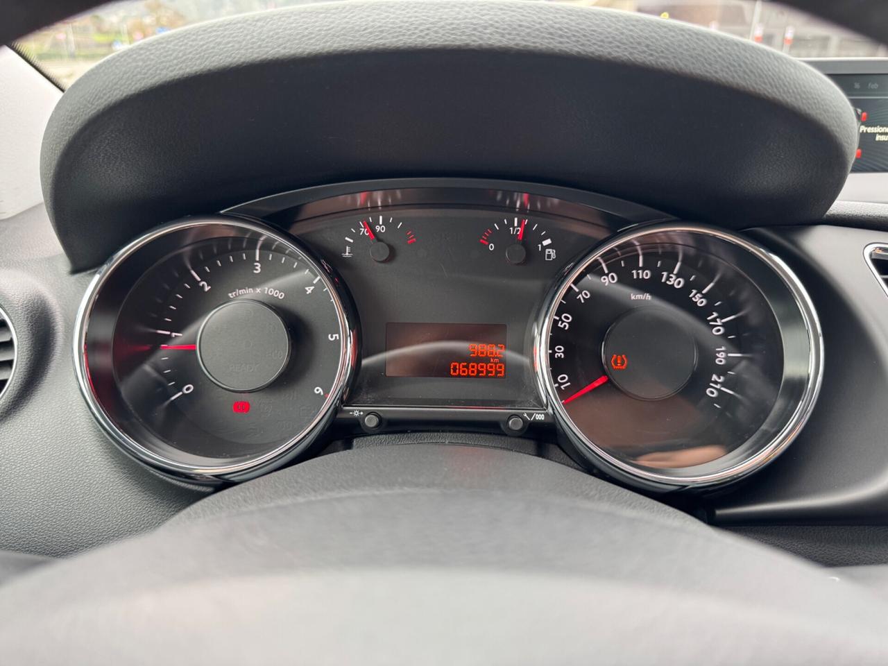 Peugeot 3008 1.6 HDi 115CV Active