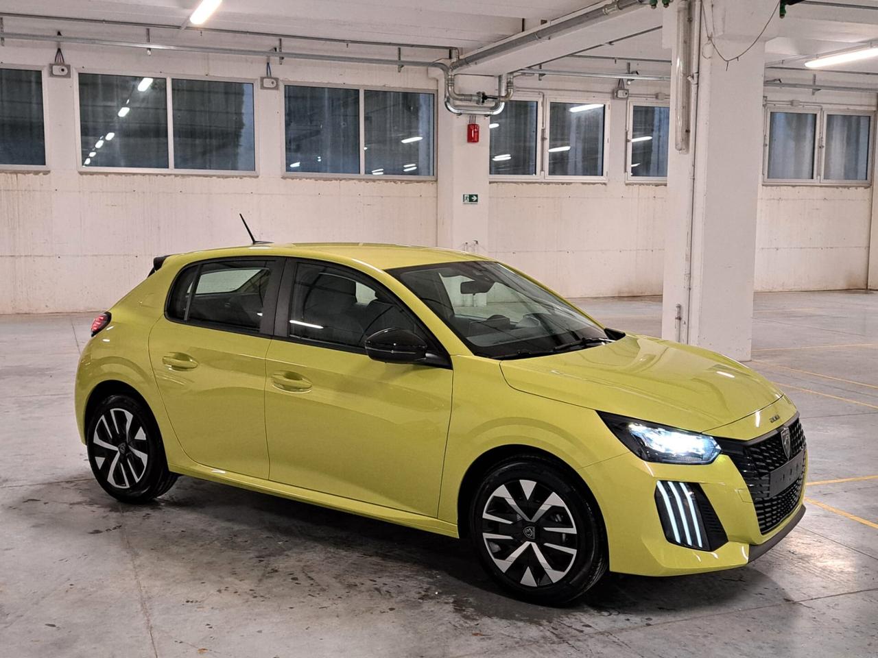 Peugeot 208 1200 PureTech 75CV Style 5 Porte Km. 0