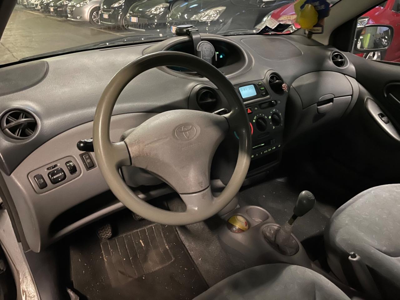 Toyota Yaris 1.0 Neopatentati
