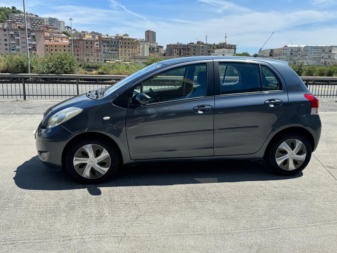Toyota Yaris 1.3 5 porte 2009 neopatentati