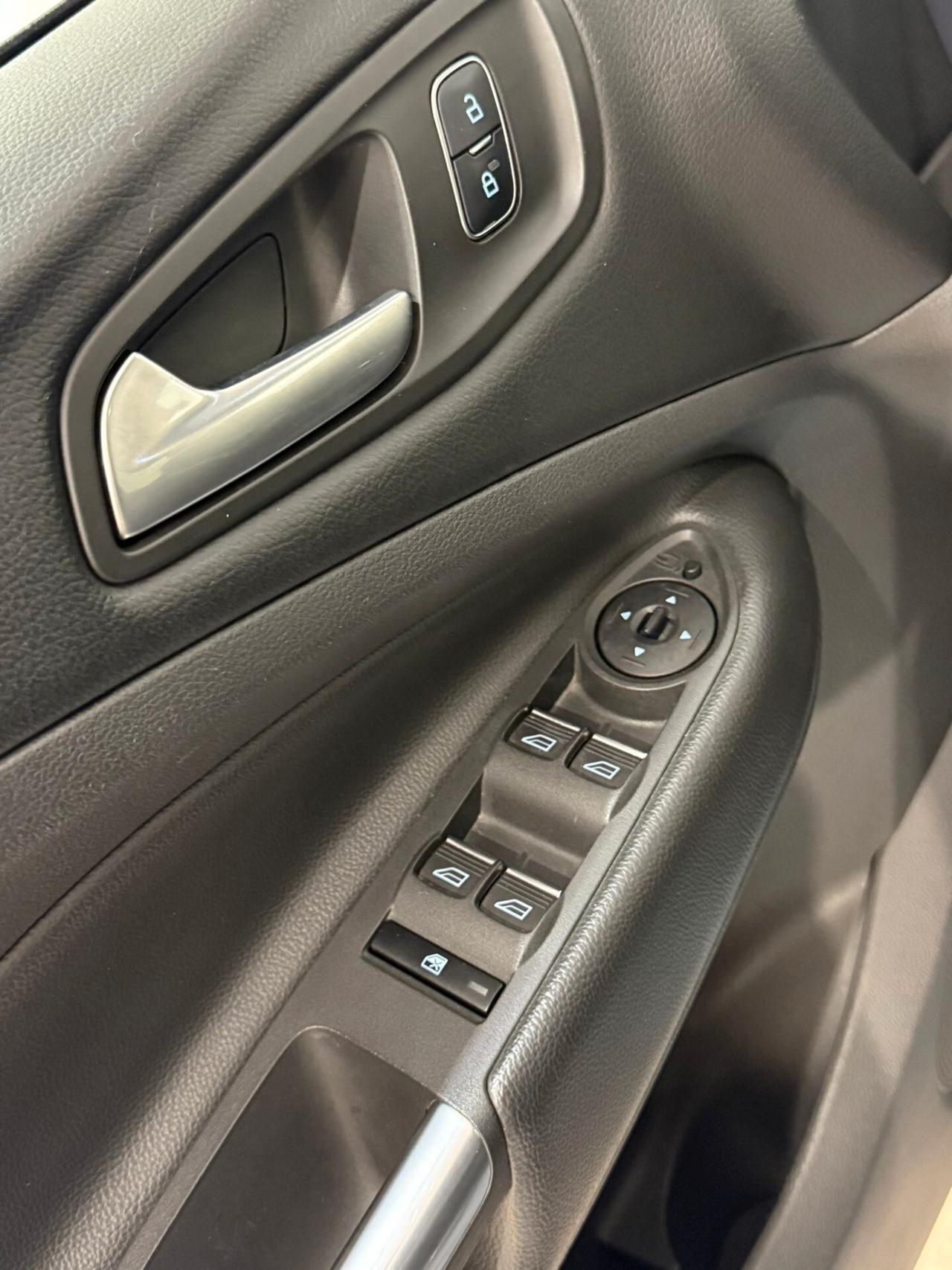 Ford Kuga 2.0 Tdci 120CV ST Line 90.000 KM