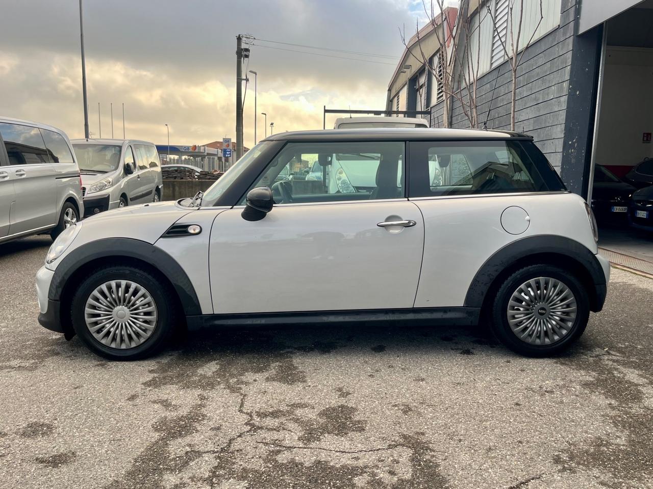 Mini Cooper D 1.6D 110Cv
