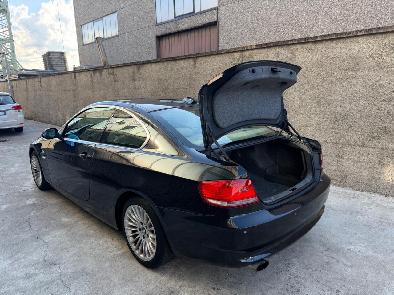 BMW 320d 177CV Coupé Futura MANUALE