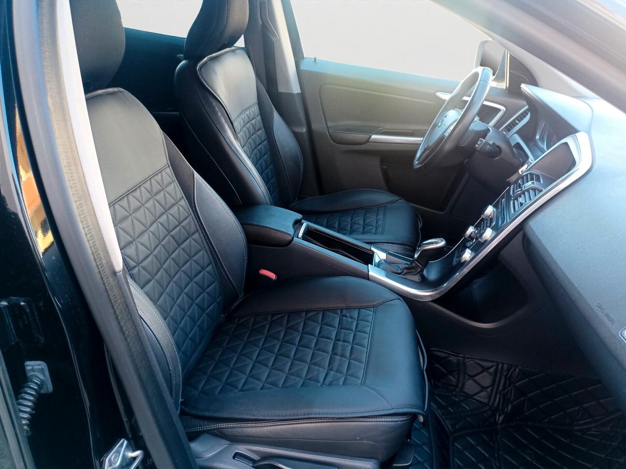 Volvo XC 60 D4 Geartronic R-design Momentum TRAZ ANTERIORE