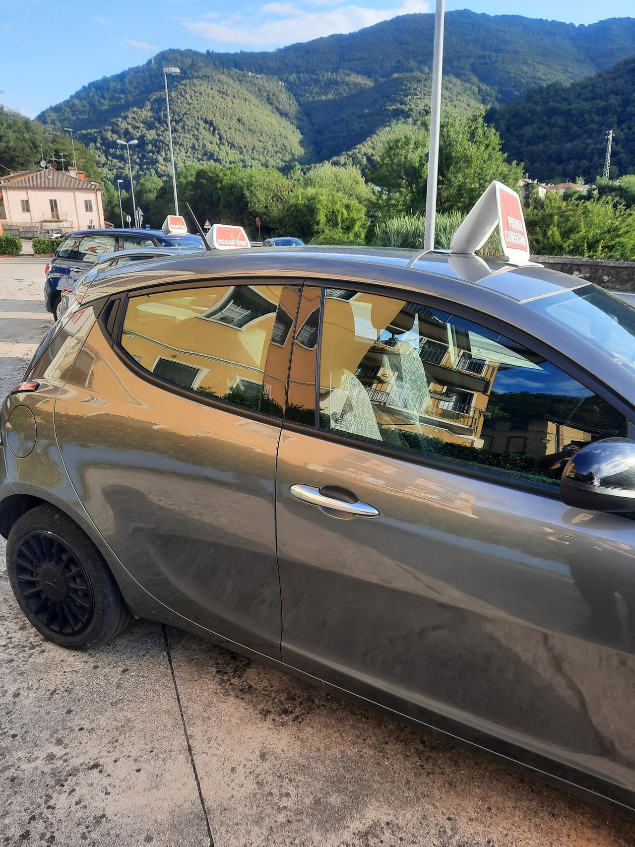 Lancia Ypsilon 1.0 FireFly 5 porte S&S Hybrid Ecochic Silver
