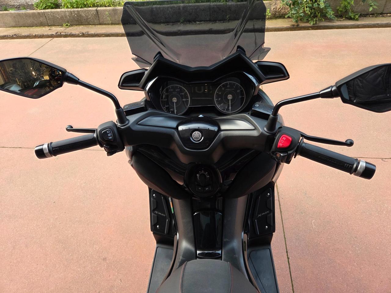 Yamaha X-Max 300 TECH MAX