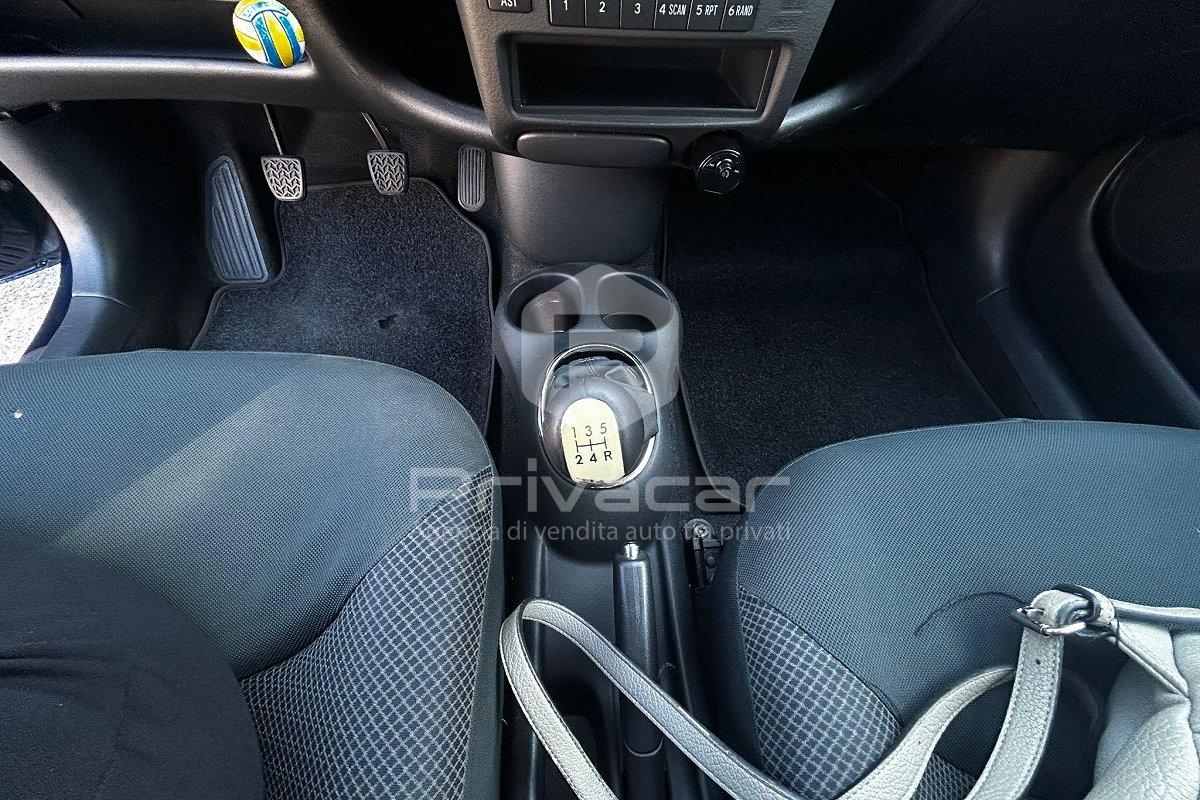 TOYOTA Yaris 1.0i 16V cat 3 porte